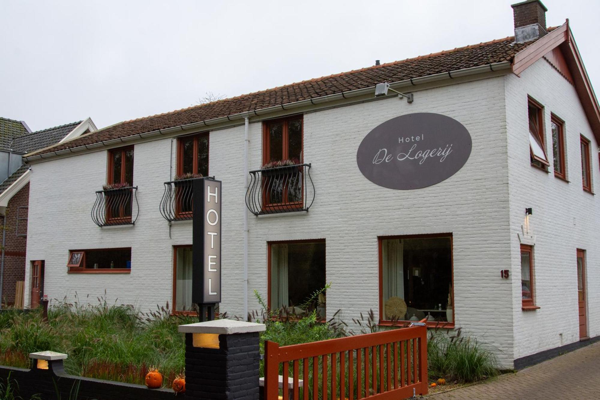 Strandhotel De Logerij Renesse Exterior photo